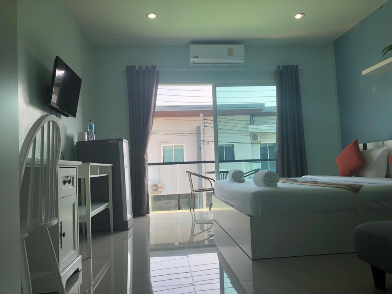 Hotel Khao Oat Airport Nai Yang Beach Exterior foto